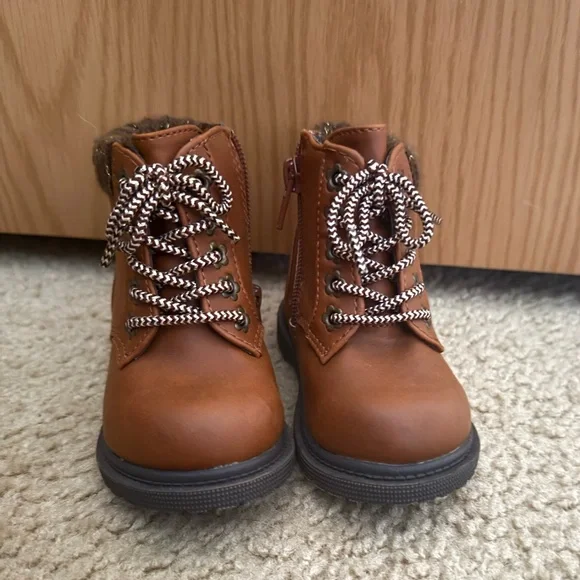 Wonder Nation Kids Brown Faux-Leather Lace-Up Boots | Size 5 | Winter Staple - Picture 1 of 4